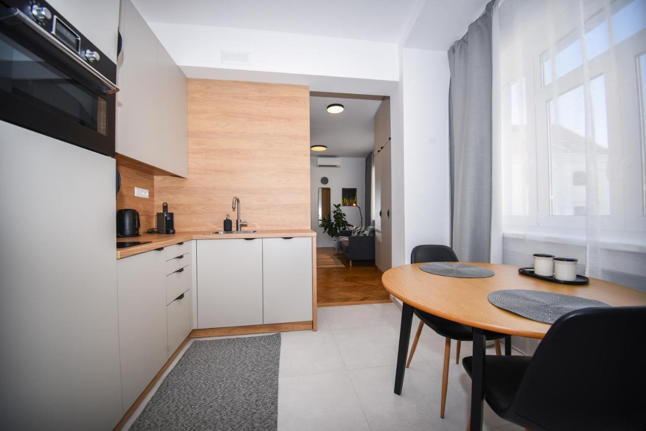 City Center Studio - Comfy & Modern Bratislava Exterior foto