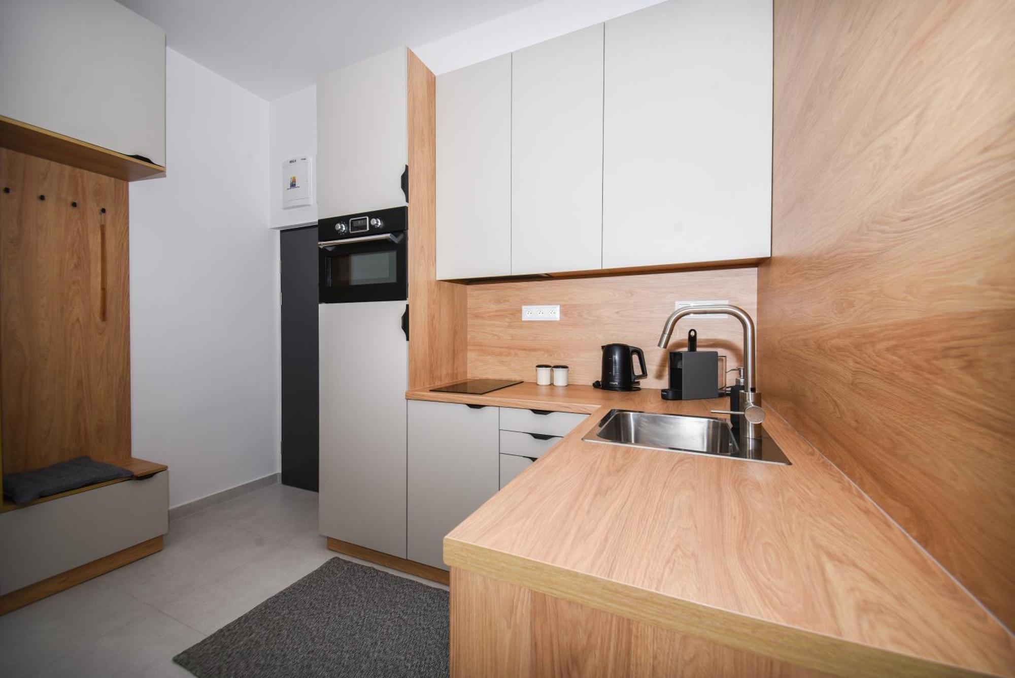 City Center Studio - Comfy & Modern Bratislava Exterior foto