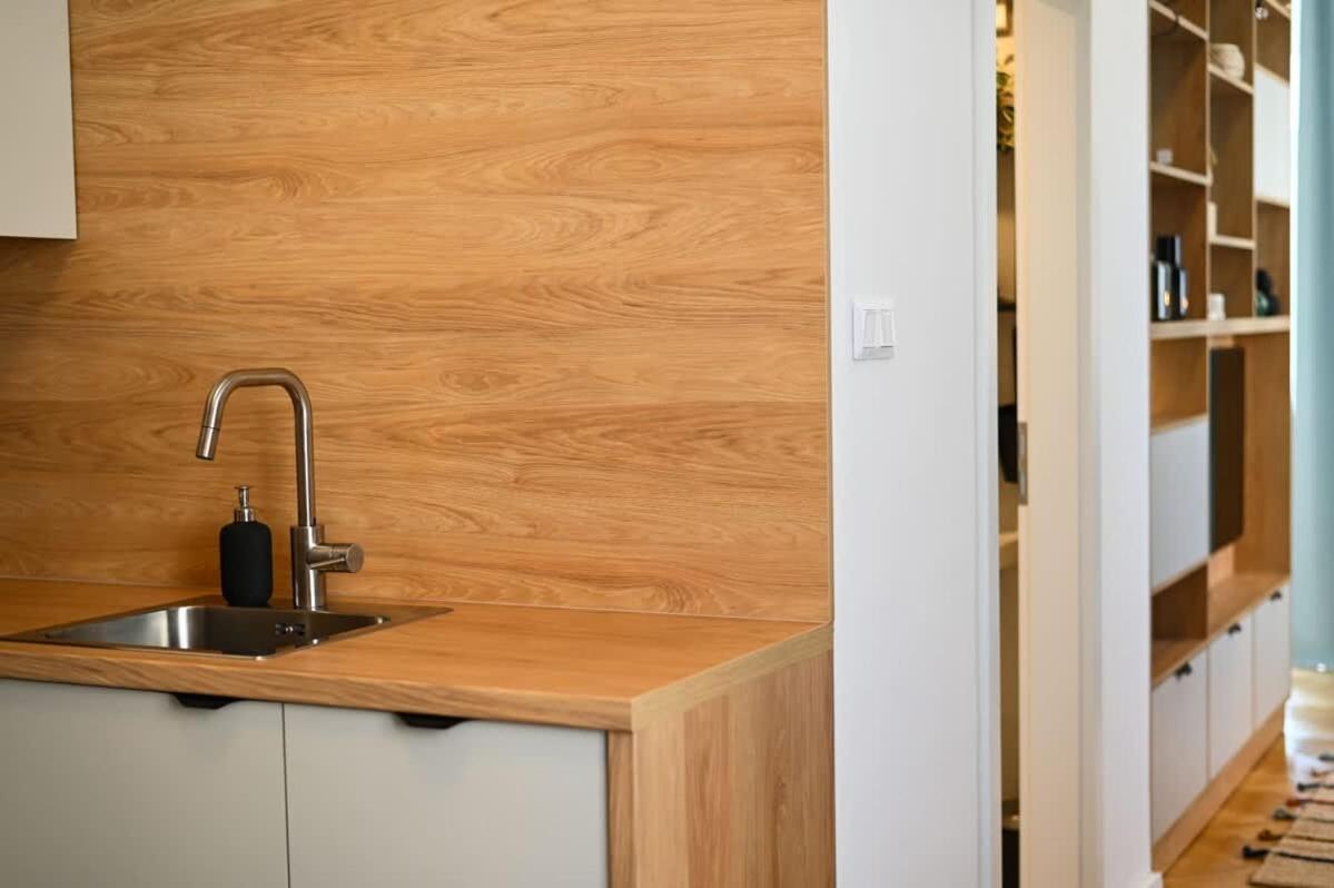 City Center Studio - Comfy & Modern Bratislava Exterior foto